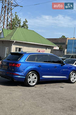Позашляховик / Кросовер Audi Q7 2016 в 