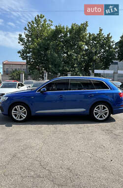 Позашляховик / Кросовер Audi Q7 2016 в 