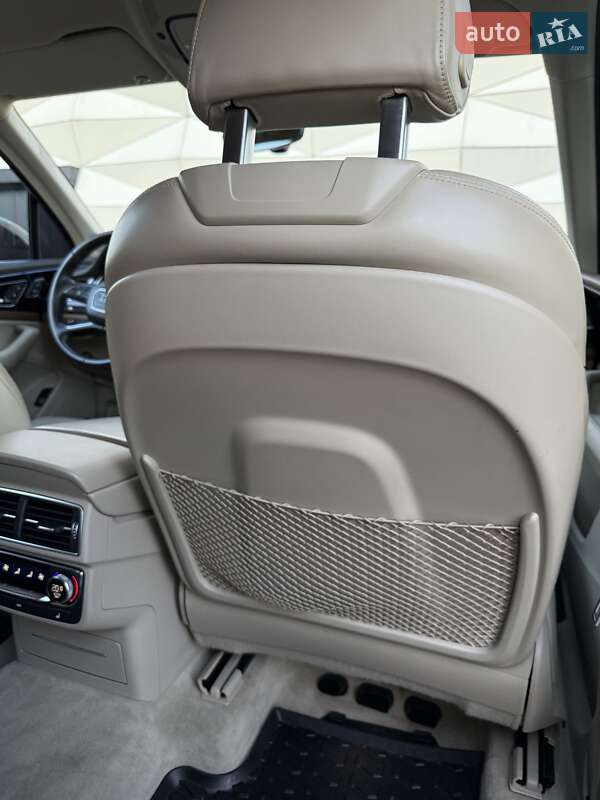 Позашляховик / Кросовер Audi Q7 2016 в Києві