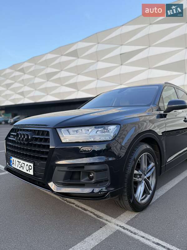 Позашляховик / Кросовер Audi Q7 2016 в Києві