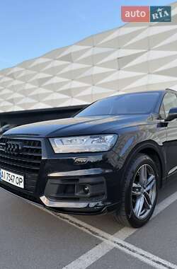 Внедорожник / Кроссовер Audi Q7 2016 в 