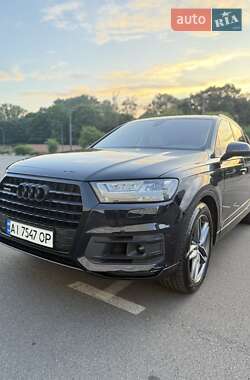 Внедорожник / Кроссовер Audi Q7 2016 в 