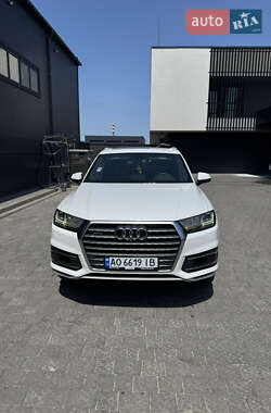 Внедорожник / Кроссовер Audi Q7 2017 в 