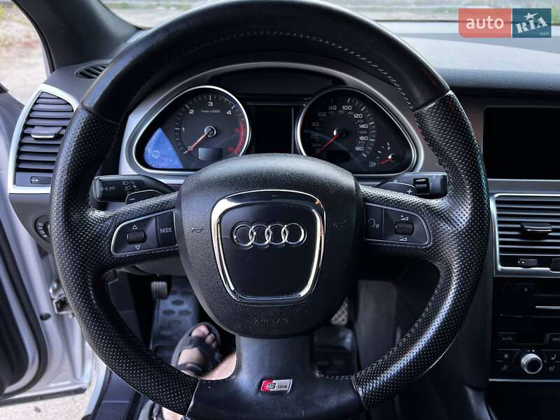 Позашляховик / Кросовер Audi Q7 2010 в Лисянці