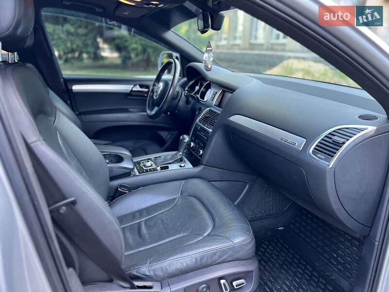 Позашляховик / Кросовер Audi Q7 2010 в Лисянці