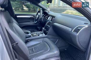 Позашляховик / Кросовер Audi Q7 2010 в 