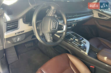 Позашляховик / Кросовер Audi Q7 2017 в 