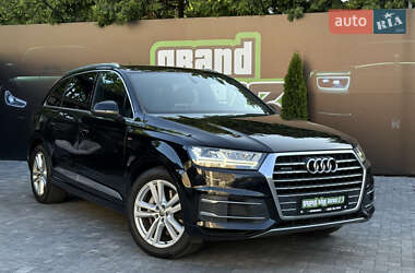 Внедорожник / Кроссовер Audi Q7 2016 в 
