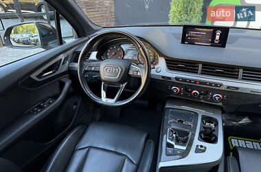 Внедорожник / Кроссовер Audi Q7 2016 в 
