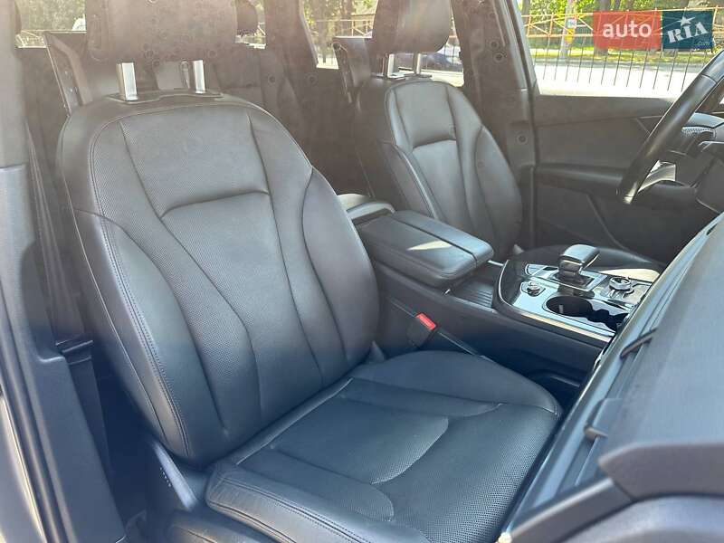 Позашляховик / Кросовер Audi Q7 2016 в Полтаві