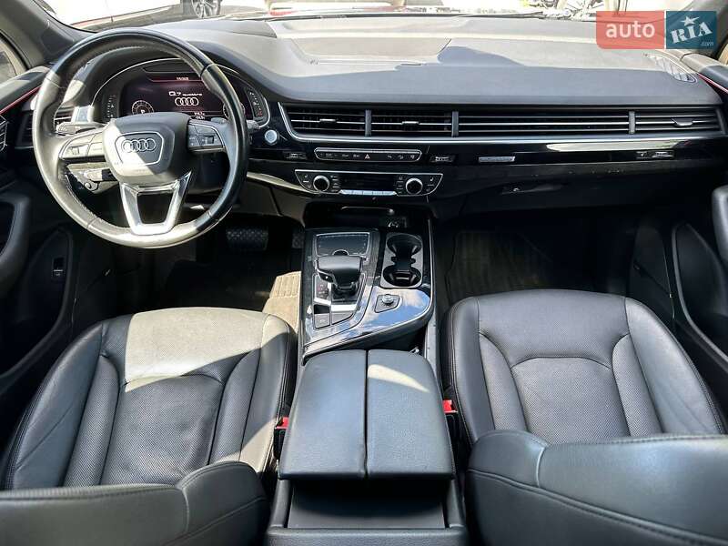 Позашляховик / Кросовер Audi Q7 2016 в Полтаві