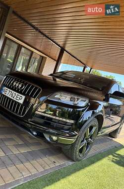 Позашляховик / Кросовер Audi Q7 2015 в 