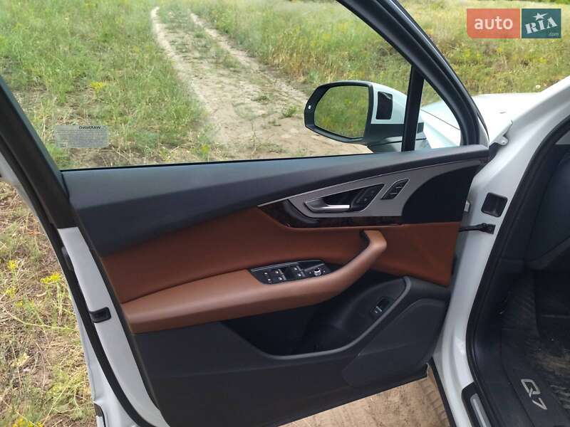 Позашляховик / Кросовер Audi Q7 2019 в Кам'янському