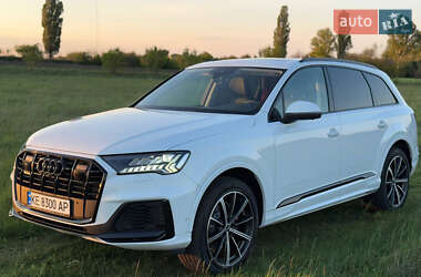 Внедорожник / Кроссовер Audi Q7 2022 в 
