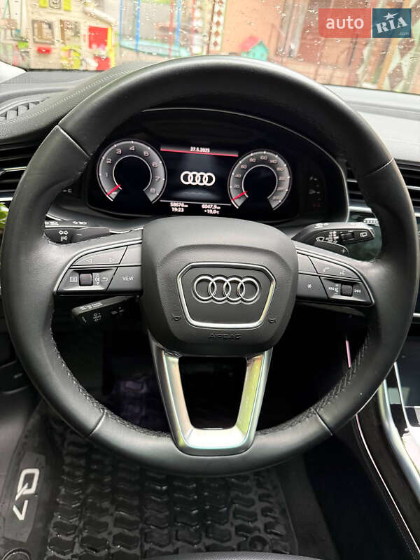 Внедорожник / Кроссовер Audi Q7 2022 в Киеве