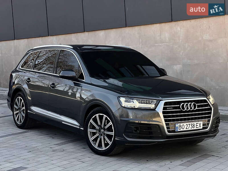Позашляховик / Кросовер Audi Q7 2016 в Тернополі