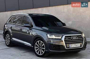 Позашляховик / Кросовер Audi Q7 2016 в 