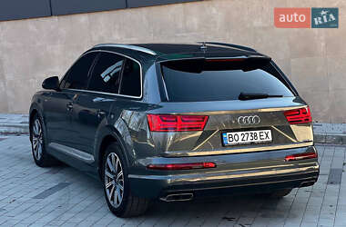 Позашляховик / Кросовер Audi Q7 2016 в 