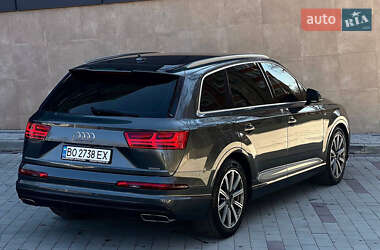 Позашляховик / Кросовер Audi Q7 2016 в 