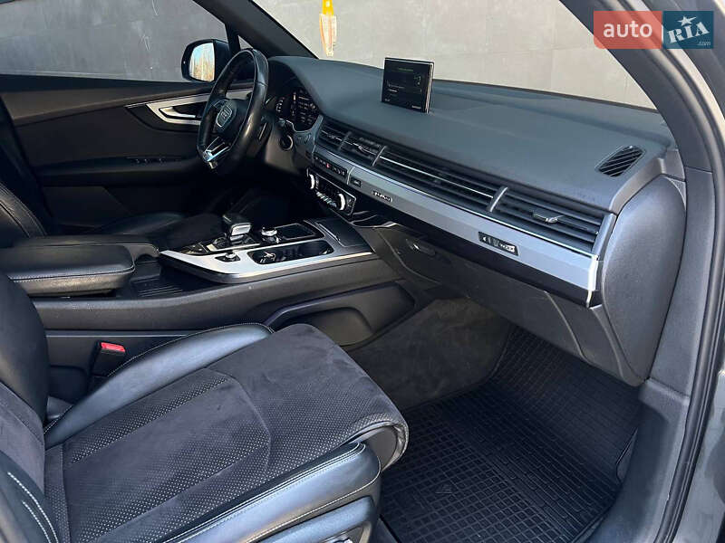 Позашляховик / Кросовер Audi Q7 2016 в Тернополі