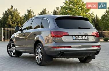 Внедорожник / Кроссовер Audi Q7 2011 в 