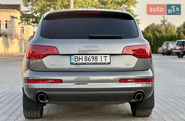 Внедорожник / Кроссовер Audi Q7 2011 в 
