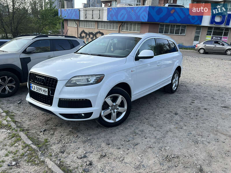 Внедорожник / Кроссовер Audi Q7 2013 в 