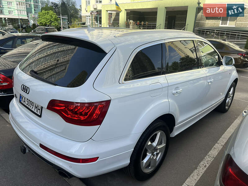 Позашляховик / Кросовер Audi Q7 2013 в Києві