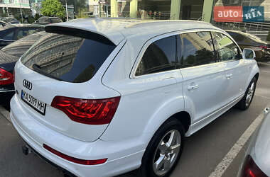 Внедорожник / Кроссовер Audi Q7 2013 в 