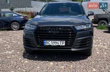 Внедорожник / Кроссовер Audi Q7 2017 в 