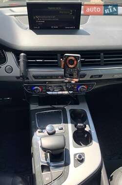 Внедорожник / Кроссовер Audi Q7 2017 в 