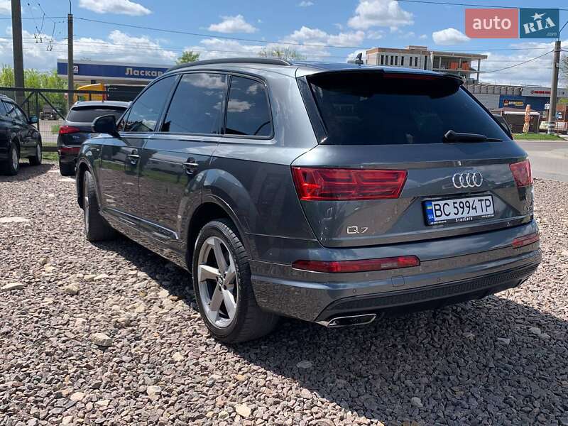 Внедорожник / Кроссовер Audi Q7 2017 в Львове
