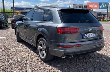 Внедорожник / Кроссовер Audi Q7 2017 в 