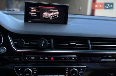 Позашляховик / Кросовер Audi Q7 2016 в 