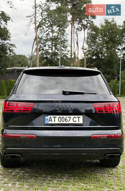 Внедорожник / Кроссовер Audi Q7 2016 в 