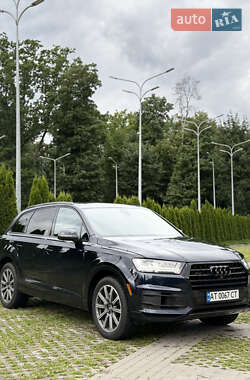 Внедорожник / Кроссовер Audi Q7 2016 в 