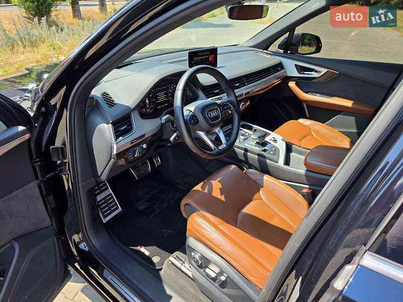 Внедорожник / Кроссовер Audi Q7 2016 в Одессе