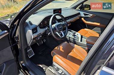 Внедорожник / Кроссовер Audi Q7 2016 в 