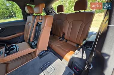 Внедорожник / Кроссовер Audi Q7 2016 в 