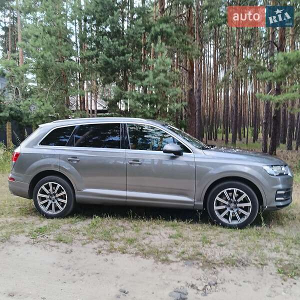 Внедорожник / Кроссовер Audi Q7 2016 в Буче
