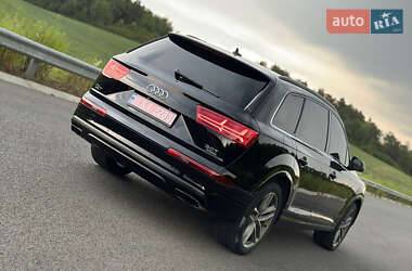 Позашляховик / Кросовер Audi Q7 2016 в 
