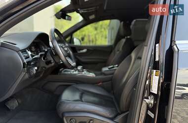 Внедорожник / Кроссовер Audi Q7 2017 в 