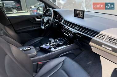 Внедорожник / Кроссовер Audi Q7 2017 в 