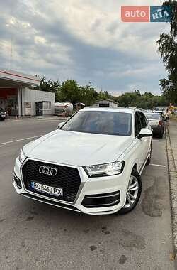 Внедорожник / Кроссовер Audi Q7 2019 в 