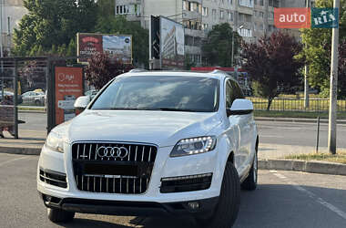Внедорожник / Кроссовер Audi Q7 2012 в 
