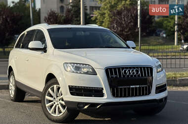 Внедорожник / Кроссовер Audi Q7 2012 в 