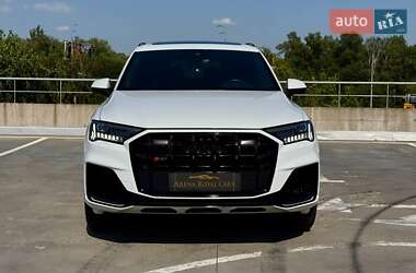 Внедорожник / Кроссовер Audi Q7 2021 в 