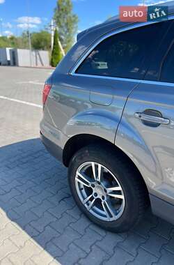 Внедорожник / Кроссовер Audi Q7 2014 в 