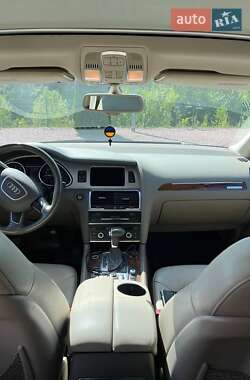 Внедорожник / Кроссовер Audi Q7 2014 в 