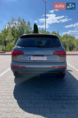 Внедорожник / Кроссовер Audi Q7 2014 в 
